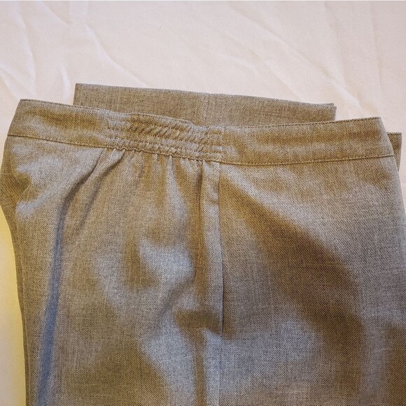 Alfred Dunner Ladies Petite Suit in Light Gray Jacket Size 10P Pants Size 12P - Picture 12 of 15